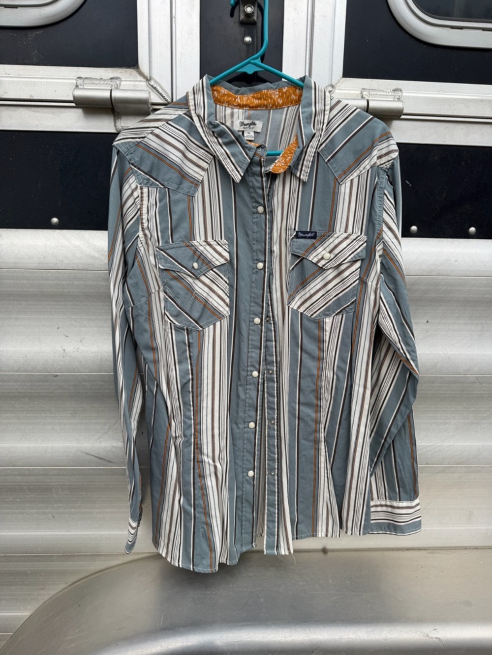 Women’s wrangler pearl snap